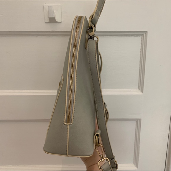 Adorable backpack in soft grey colour - Picture 5 of 9